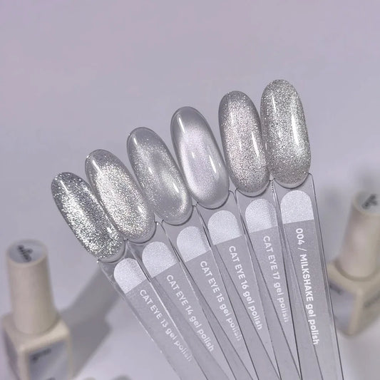 NAILSOFTHEDAY Gel Polish Cat Eye 16 — silberner Cat-Eye-Gellack auf transparenter Basis, 6 ml
