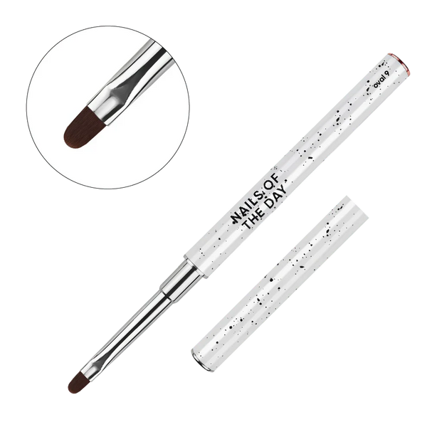 NAILSOFTHEDAY Professional Brush Oval — professioneller Metallpinsel mit Kappe zum Auftragen von Gel, flache ovale Form, 9 mm.